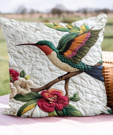 Hummingbird Quilted Throw Pillow Cover — Elegant Bird & Blossom Accent, Soft Quilted Texture, Easy-Care Decorative Sleeve