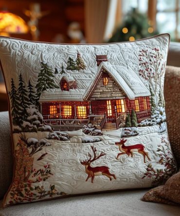 Reindeer Lodge Quilted Pillow Cover — Rustic Holiday Cabin Throw Pillow Case With Reindeer Motif, Perfect For Cozy Lodge & Chalet Décor