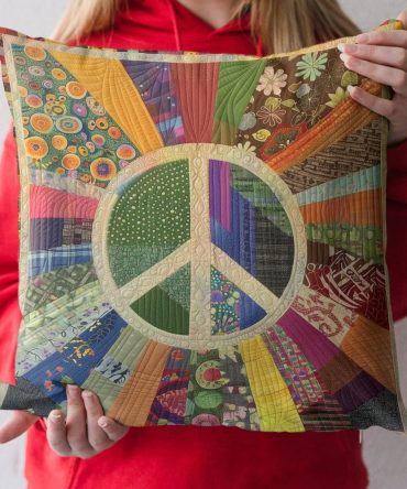 Retro Peace Sign Quilted Pillow Cover — 70S-Inspired Boho Vibes, Colorful Flower Power Throw Pillowcase For Living Room & Bedroom