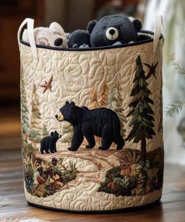 Rustic Bear Vibe Quilted Fabric Laundry Hamper — Woodland Foldable Laundry Basket With Reinforced Handles For Cabin & Lodge Style