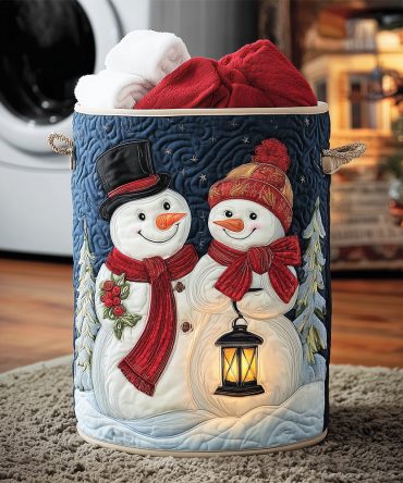Snowman Love Scene Quilted Laundry Hamper — Festive Foldable Laundry Basket With Cozy Quilting, Spacious Interior & Easy Store Design