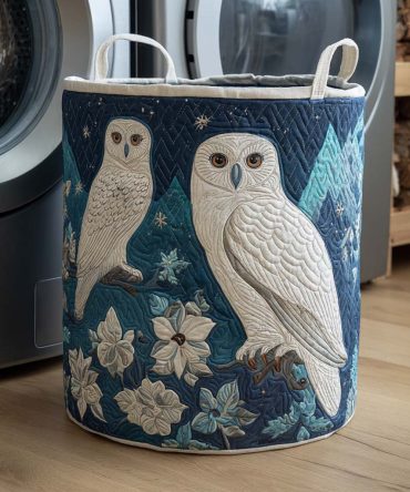 Snowy Pair Quilted Hamper — Charming Seasonal Fabric Laundry Basket With Soft Quilting, Sturdy Handles & Compact Foldaway Design