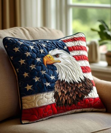 Premium Soaring Eagle Quilted Pillow Cover — Patriotic Decorative Pillow Sham With Stitched Eagle Motif, Soft Cotton-Blend, Machine-Wash