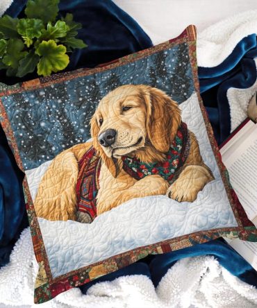 Winter Retriever Quilted Pillow Case — Cozy Golden Retriever Winter Scene On Soft Cotton Throw Pillow Cover For Seasonal Home Warmth
