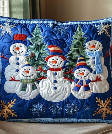 Winter Bliss Quilted Decorative Pillow Cover — Cozy Christmas Throw Pillow Case, Soft Durable Accent For Living Room & Bedroom