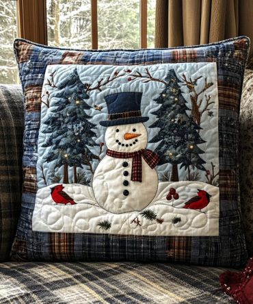 Winter Glow Quilted Pillow Cover — Soft, Luminous Holiday Throw Case For Warm Seasonal Styling And Cozy Living Spaces