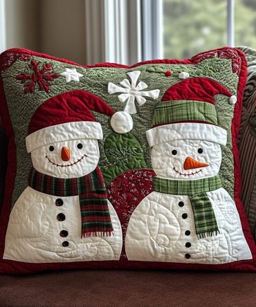 Winter Grins Quilted Pillow Cover — Cute Snowman Holiday Throw Pillowcase For Living Room, Festive & Family-Friendly Decor