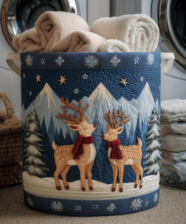 Winter Reindeer Quilted Laundry Hamper — Festive Collapsible Fabric Basket With Handles, Winter-Themed Decorative Storage For Home & Holidays