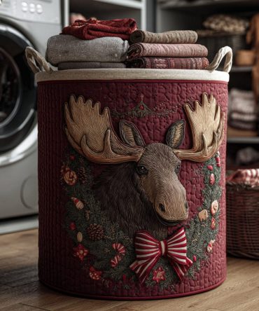 Wreath Moose Quilted Hamper — Rustic Moose Motif Fabric Laundry Basket With Sturdy Handles, Collapsible Cabin-Style Storage For Home