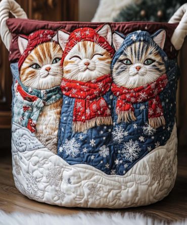 Xmas Cozy Cat Quilted Laundry Hamper — Festive Cat Print, Holiday Quilted Fabric Basket With Handles For Seasonal Laundry & Gift-Giving