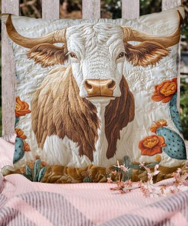 Western Longhorn Quilted Pillow Cover - Rustic Cowhide Accent Throw Case For Farmhouse & Country Decor