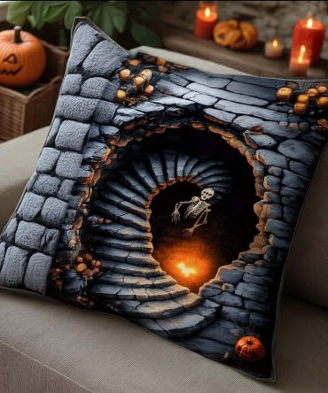 Haunted Spiral Quilted Throw Pillow Cover , Optical Spiral Ghost Design Pillowcase – Spooky Quilted Accent For Halloween & Goth Decor
