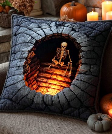 Spiral Tomb Quilted Decorative Pillow Cover , Macabre Spiral Tomb Throw Pillowcase – Quilted Accent For Gothic & Halloween Styling