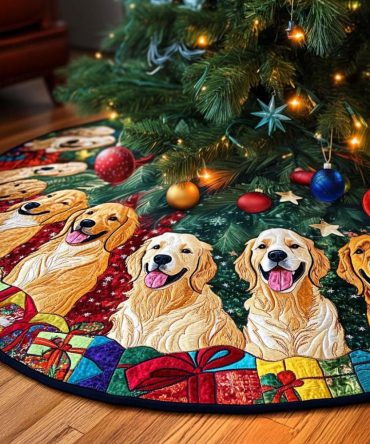 Golden Paws Quilted Christmas Tree Skirt – Festive Pet Motif, Durable Quilting & Cozy Holiday Floor Protector