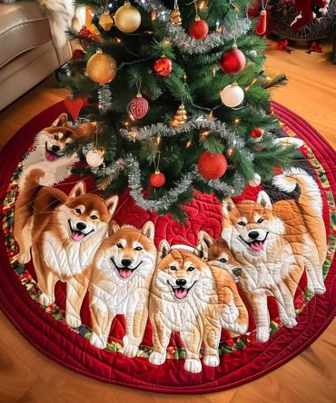 Akita Christmas Cheer Quilted Tree Skirt — Joyful Akita Motif, Soft Quilting For Festive Holiday Staging And Gift Display