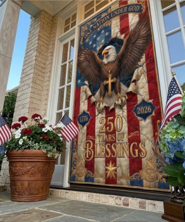 American Spirit Quilted Door Panel – Patriotic Welcome Cover, Durable Quilted Fabric, Fade-Resistant, Machine Washable, Easy Hang
