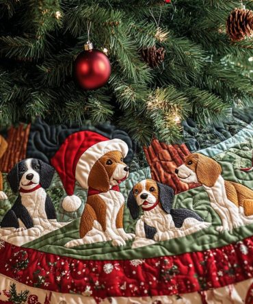 Beagle Jingle Paws Quilted Tree Skirt - Festive Dog Jingle Design Christmas Base Cover, Cozy Lined, Durable Seasonal Accent