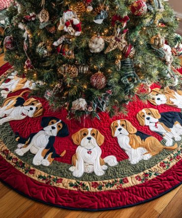 Festive Beagle Holiday Quilted Tree Skirt — Merry Trim Dog-Themed Christmas Decor, Plush Quilting For Cozy Living Rooms