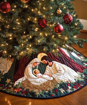 Blessed Unity Quilted Christmas Tree Skirt - Classic Holiday Patchwork, Warm Insulated Backing, Durable Stitching, Perfect Family Gift