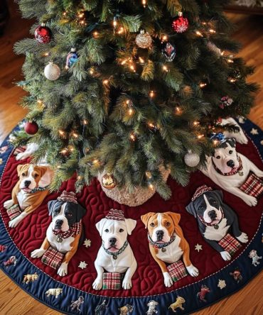Brave Quilted Pitbull Christmas Tree Skirt — Sturdy Holiday Base With Dog Motif, Reinforced Edges And Machine Wash Care