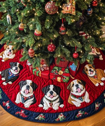 Bulldog Charm Quilted Christmas Tree Skirt — Charming Canine Holiday Accent With Plush Quilting & Festive Breed Motif