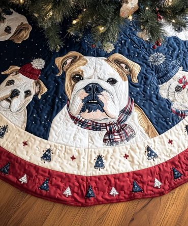 Charming Quilted Bulldog Christmas Tree Skirt — Classic Holiday Dog Decor, Plush Padding & Snap Closure For Easy Setup