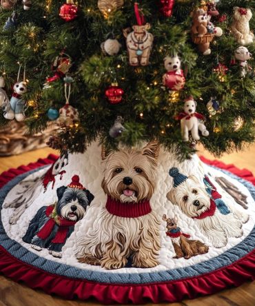 Cheerful Westie Quilted Christmas Tree Skirt — Adorable West Highland Terrier Design, Festive Pet-Lover Holiday Décor Gift