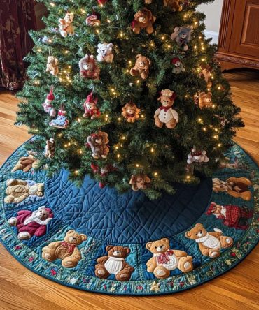 Christmas Bear Charm Quilted Tree Skirt - Adorable Bear Holiday Mat With Embroidered Details, Soft Quilted Base For Gift Display