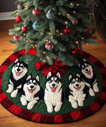 Christmas Husky Delight Quilted Tree Skirt — Charming Husky Artwork, Plush Quilting & Easy Maintenance For Festive Homes