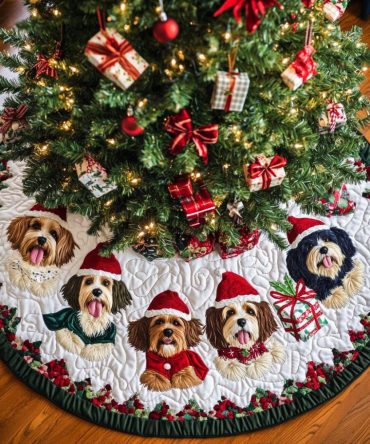 Yorkshire Christmas Quilted Tree Skirt — Festive Yorkie Motif, Plush Quilting For Cozy Holiday Floors, Durable & Gift-Ready For Dog Lovers