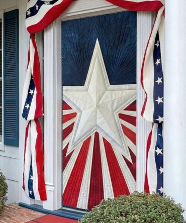 Classic Banner Quilted Door Panel – Timeless Patriotic Front Door Decor, Heavy Quilt Construction, Fade-Resistant, Easy Hang