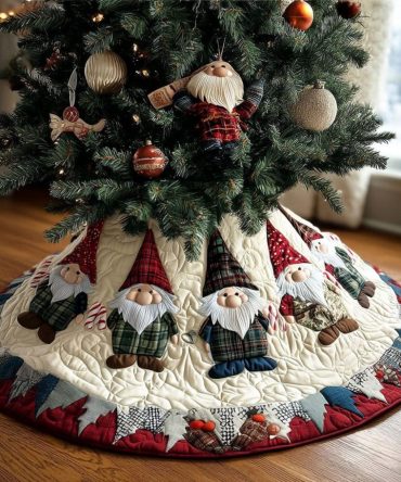 Country Gnome Gathering Quilted Tree Skirt — Charming Rustic Gnome Design With Cozy Quilting For Classic Holiday Decor