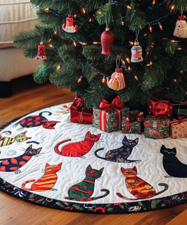 Cozy Quilted Christmas Tree Skirt — Cozy Paws Festive Mat For Warm Holiday Styling, Soft Protective Layer For Tree Base
