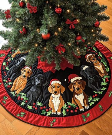 Dachshund Joy Quilted Tree Skirt – Cheerful Sausage Dog Christmas Skirt, Soft Patchwork, Easy-Care, Festive Decor For Dog Lovers