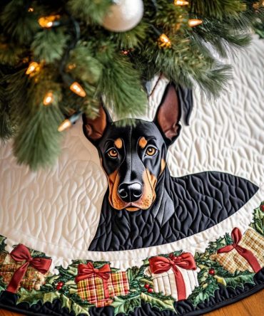Quilted Doberman Festive Watch Tree Skirt — Elegant Dog-Themed Christmas Decor , Durable, Machine-Washable Holiday Accent For Pet Homes