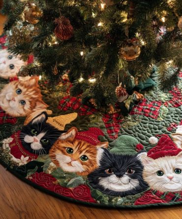 Festive Felines Quilted Christmas Tree Skirt — Charming Cat Patchwork Tree Base Cover, Durable Holiday Accent For Cat Enthusiasts