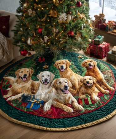 Festive Quilted Golden Retriever Tree Skirt — Holiday Dog Lover Decor, Colorful Quilting, Durable Backing, Showcase Your Pet Pride This Christmas