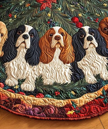 Handcrafted Quilted Holiday Tree Skirt With Charming Garden Spaniel Motif — 48In Plush Decorative Christmas Accent