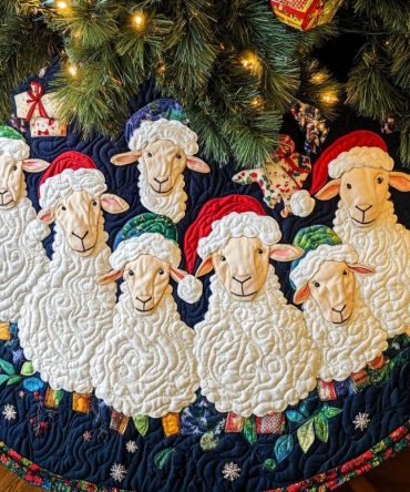 Gentle Ram Quilted Christmas Tree Skirt — Elegant Ram Applique & Premium Quilting, Stylish Holiday Base For Classic Decor — Perfect Holiday Gift