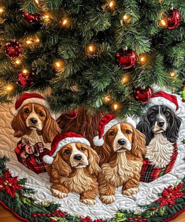 Gentle Spaniel Quilted Christmas Tree Skirt — Elegant Dog Holiday Tree Skirt, Soft Quilting For Classic Seasonal Decorating & Thoughtful Gifts