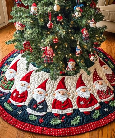 Whimsical Gnome Quilted Tree Skirt — Playful Gnome Holiday Base Cover With Cozy Stitching, Perfect For Family-Friendly Christmas Décor
