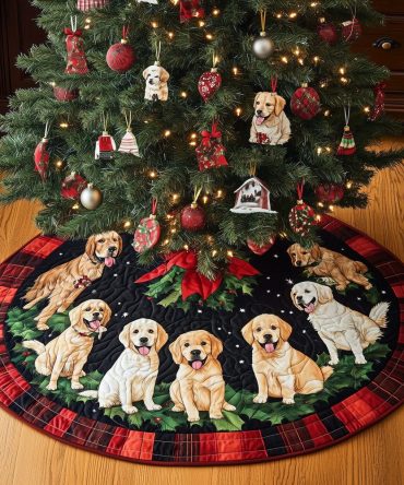 Golden Festive Fun Quilted Tree Skirt — Playful Golden Retriever Holiday Decor With Plush Backing & Sturdy Quilting, Great For Pet-Friendly Celebrations