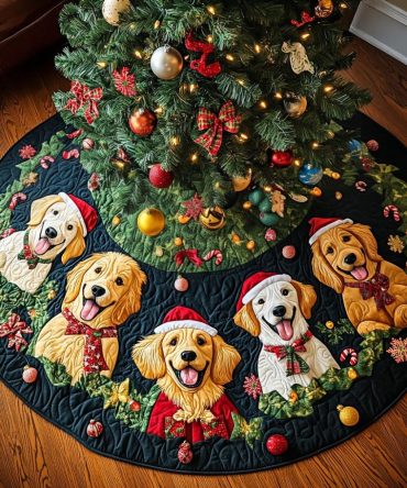 Quilted Golden Retriever Christmas Tree Skirt — Candy-Themed Holiday Decor , Soft, Cheerful Pet-Lover Gift & Machine-Washable Accent