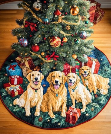 Quilted Christmas Tree Skirt For Golden Retriever Lovers — Dream Edition Holiday Dog Decor, Plush, Durable & Machine-Washable