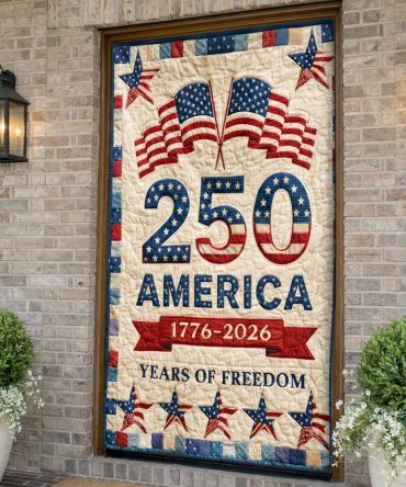 Heritage Banner Quilted Front Door Cover – Elegant Patriotic Banner Design, Heavy-Duty Quilt Fabric, Fade Resistant, Machine Washable