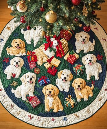 Luxurious Gold Quilted Christmas Tree Skirt With Holly Motif — Festive Holiday Décor For Living Room & Gift-Ready Packaging