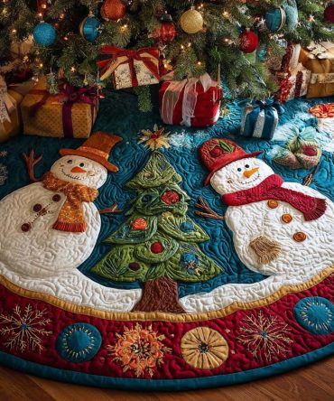 Icy Smile Quilted Christmas Tree Skirt — Cool Winter-Themed Holiday Tree Skirt With Frosty Accents, Soft Quilting & Cozy Finish