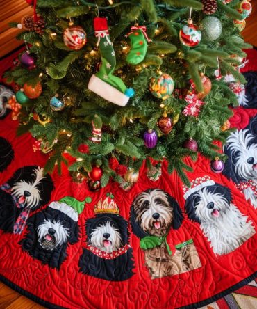 Jolly Bernedoodle Quilted Holiday Tree Skirt — Cheerful Dog-Themed Christmas Decor, Machine-Washable, Perfect For Festive Family Rooms
