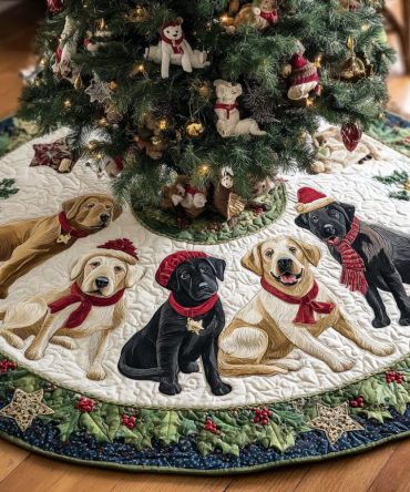 Labrador Holiday Quilted Tree Skirt — Classic Dog-Themed Christmas Base Cover, Festive Quilted Decor For Home & Pet Lovers