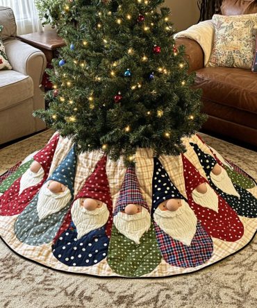 Land Of Gnome Quilted Tree Skirt — Whimsical Gnome Holiday Skirt With Playful Quilted Design For Kids' Rooms & Family Trees